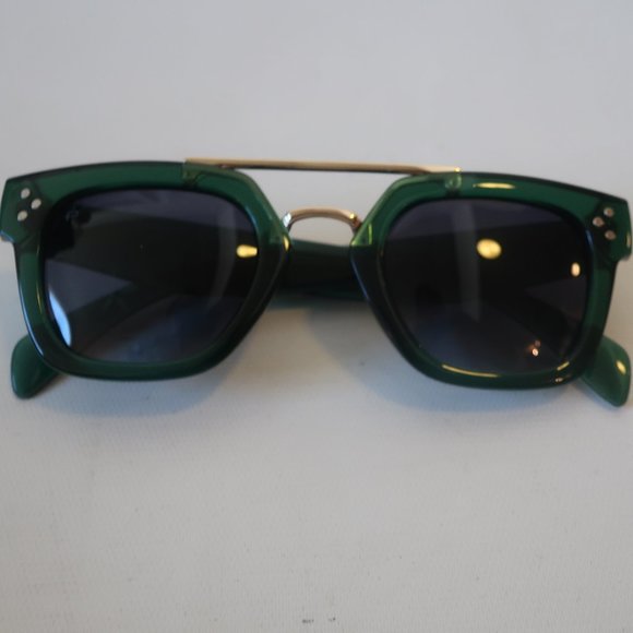 PRIVE REVAUX Accessories - Womens Prive Revaux The Foxx Limited Edition Green Black Polarized Sunglasses*
